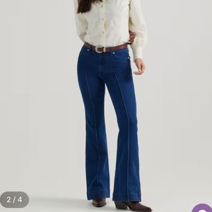 Wrangler Yellow Rose